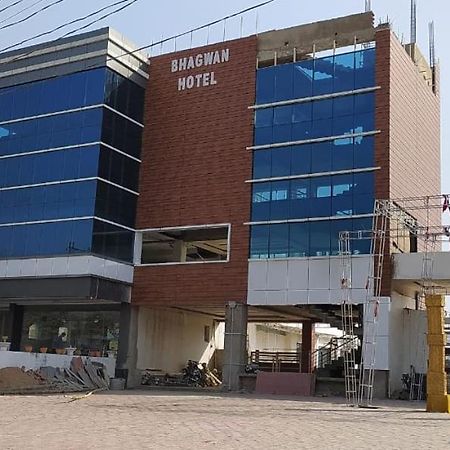 Bhagwan Hotel Gonda Extérieur photo