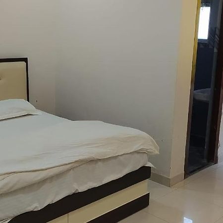 Bhagwan Hotel Gonda Extérieur photo
