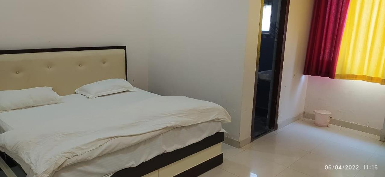 Bhagwan Hotel Gonda Extérieur photo