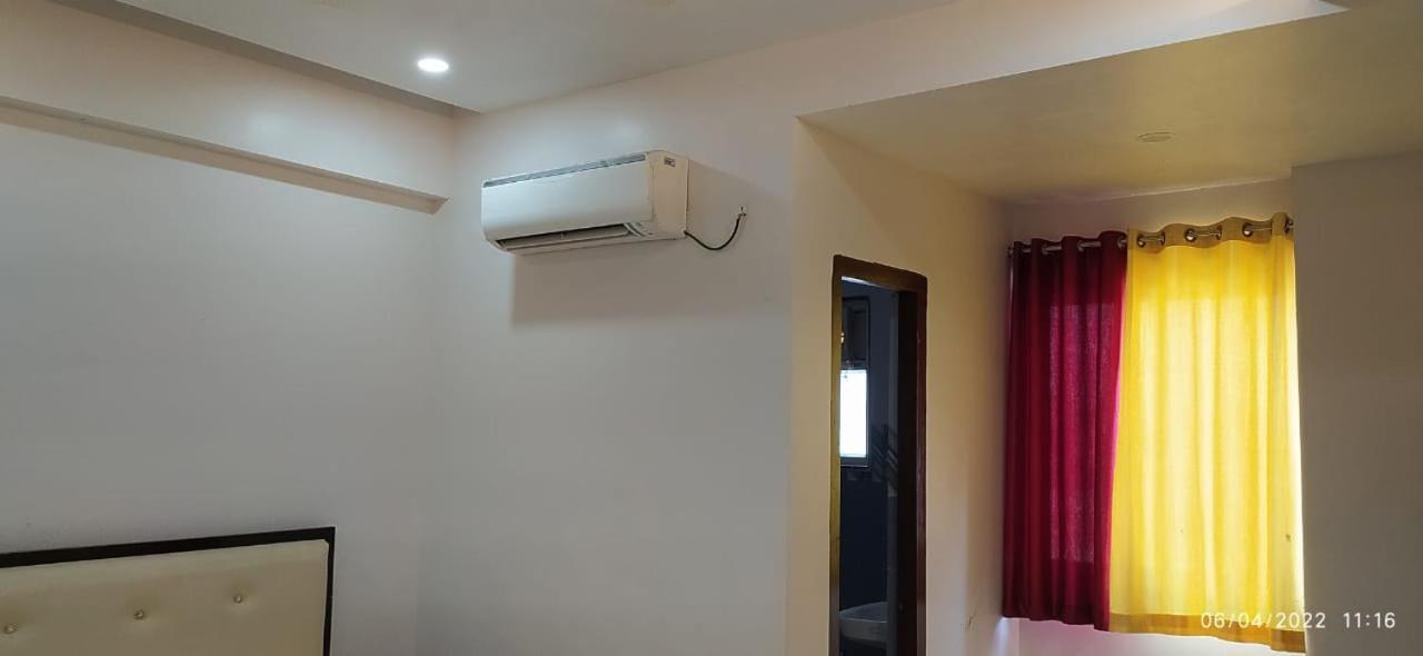 Bhagwan Hotel Gonda Extérieur photo